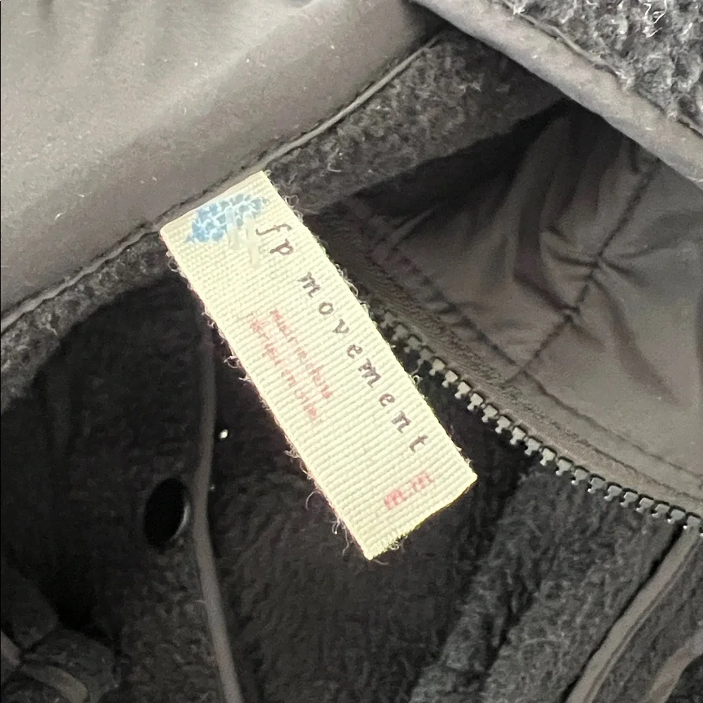 Free People Movement Glacier Long Black Snap Closure Fleece Jacket Coat M $168 - Picture 8 of 8